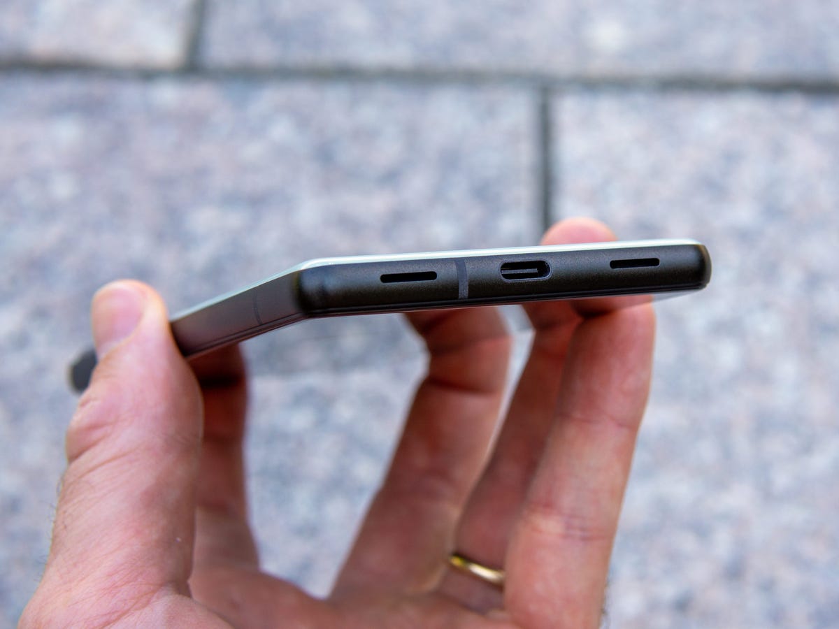 Đánh giá Google Pixel 6a: Điện thoại đạt mọi chỉ số tốt trong tầm giá 10 triệu đồng