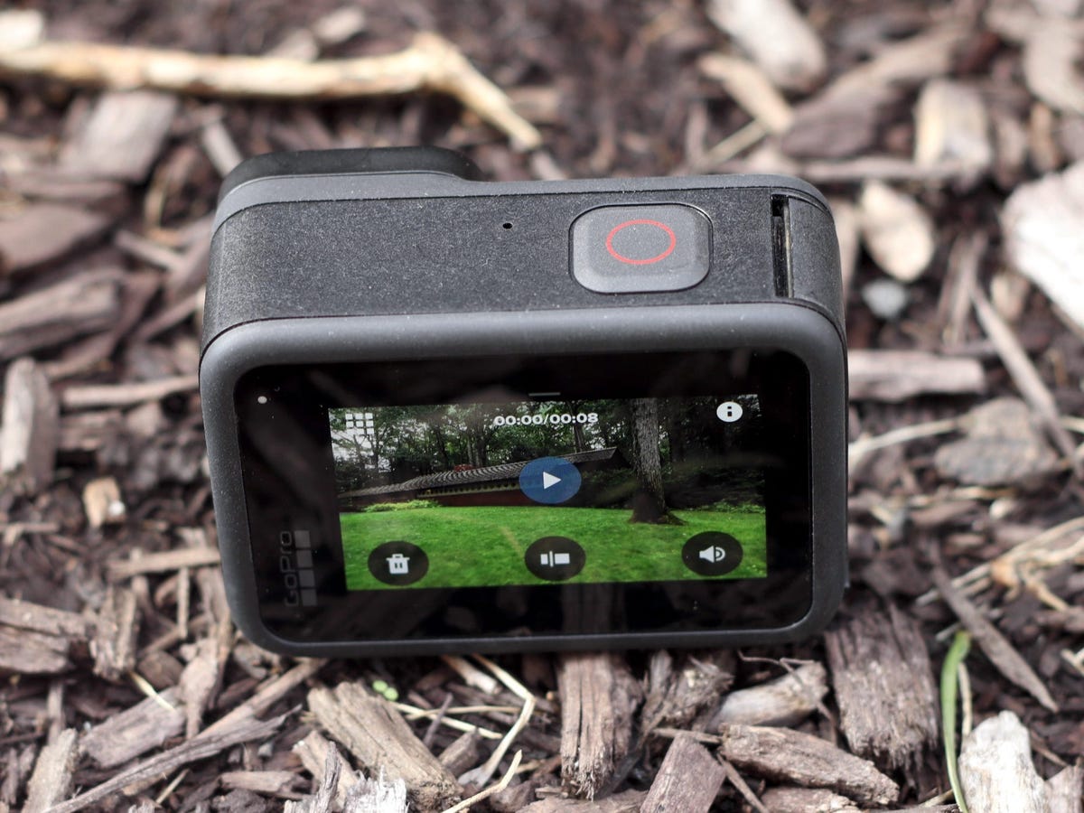 Review Gopro Hero 11 Black: Cảm biến lớn và chống rung xuất sắc làm nó trở thành chiếc GoPro đáng mua nhất