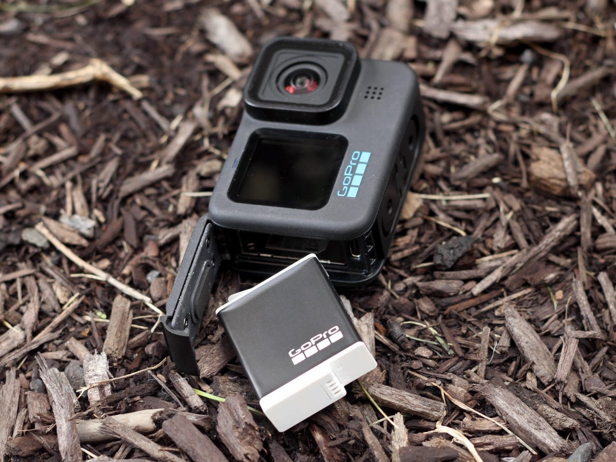 Review Gopro Hero 11 Black: Cảm biến lớn và chống rung xuất sắc làm nó trở thành chiếc GoPro đáng mua nhất